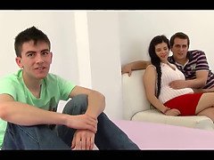 Tir de sperme, Époux mari, Fille latino, Enceinte, Rasée, Espagnole, Plan cul à trois, Épouse