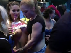Tanzen, Küssen, Lecken, Nackt, Party, Pornostars, Rotschopf, Swingers