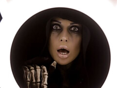 Slaapkamer, Grote kont, Grote lul, Grote mammen, Pijpbeurt, Bruinharig, Hondjeshouding, Moeder die ik wil neuken