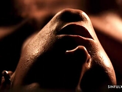 Cul, Grosse bite, Brunette brune, Queue, Énorme, Mère que j'aimerais baiser, Naturelle, Nénés