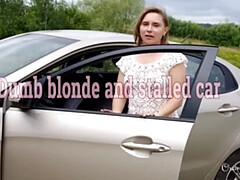 Leie, Grosser arsch, Auto, Masturbation, Reif, Milf, Öffentlich, Unter dem rock
