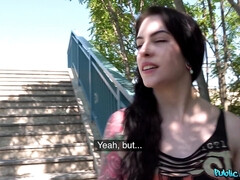 Leie, Amerikanisch, Schwarz, Blasen, Braunhaarige, Europäisch, Handjob, Öffentlich