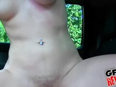 Amateur, Sucer une bite, Brunette brune, Tir de sperme, Masturbation, De plein air, Piercing, Réalité