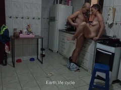 デカ尻, フェラチオ, 口内発射, 指いじり, Hd, キッチン, メイド, 馬乗り