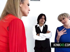 Gros cul, Gros seins, Blonde, En levrette, 2 femmes 1 homme, Hard, Mère que j'aimerais baiser, Plan cul à trois
