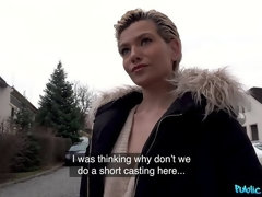 お尻, デカパイ, チン, バック, 淫乱熟女, 公共, タトゥー, ヒモパン