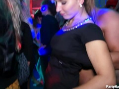 Enthousiasteling, Naakte man aangeklede vrouw, Dansen, Hondjeshouding, Leer, Panty, Kousen, Swinger