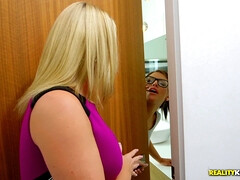 舐める尻, ベッドルーム, フェラチオ, 茶髪の, イく瞬間, チン, オマンコ, おもらし