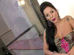 ラティーナ, スペイン人