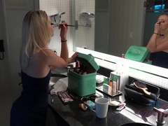 Leie, Bad, Schmutzig, Kleid, Freundin, Höschen, Pov, Abendanzug