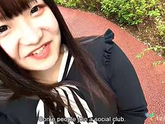 Asiatisch, Blasen, Pummelig, Besamung, Spermaladung, Rasiert, Tätowierung, Titten