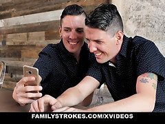 18 jaar, Pijpbeurt, Sperma shot, Diep in de keel, Vingeren, Handbeurt, Schreeuwen, Tiener