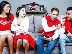 Culo grande, Mamada, Morena, Estilo perrito, Cuadrupleta, Tetas naturales, Adolescente, Tetas