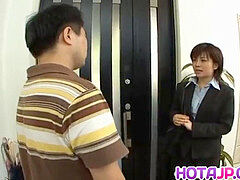 Asiatisch, Blasen, Spermaladung, Aufs gesicht abspritzen, Japanische massage, Milf, Büro, Uniform