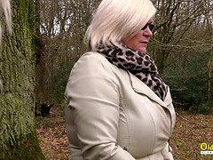 Blond, Oudere vrouw, Vingeren, Lesbisch, Masturbatie, Rijpe lesbienne, Moeder, Kut duiken