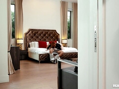 Amateur, Chambre à dormir, Sucer une bite, Attrapée, Tromperie, Interracial, Embrassement, Fessée