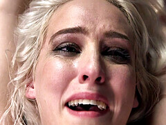 18 ans, Gros seins, Bondage, Domination, Fétiche, Orgasme, Tatouage, Adolescente