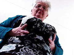 ぽっちゃり, ディルド, 毛深い, オナニー, 自然山雀, オマンコ, 剃毛, 一人