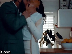 69, Sucer une bite, Brunette brune, Gorge profonde, Érotique, Embrassement, Seins naturels, Mouillée