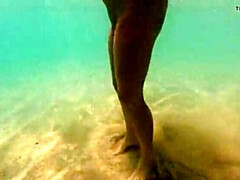 Maduro, Madres para coger, Desnudo, Nudista, Al aire libre, Piscina, Solo, Calientapollas