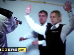 Grosser schwanz, Blasen, Braunhaarige, Handjob, Hd, Schreiend, Titten, Uniform