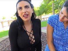 Анальный секс, Каблуки, Поцелуи, Оргазм, На публике, Соло, Сквиртинг, Игрушки