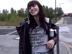 18 ans, Amateur, Brunette brune, Européenne, Première fois, Poilue, Petite femme, Jouets