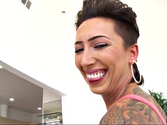 Sexo soft, Solo, Tatuaje