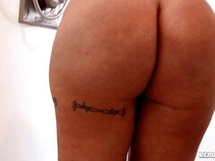 Cuarto de baño, Morena, Tetona, Universidad, Lesbiana, Madres para coger, Flaco, Trio