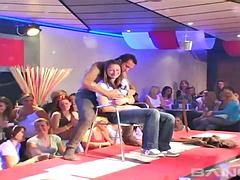 Belle grosse femme bgf, Grosse bite, Gros seins, Sucer une bite, Groupe, Interracial, Plan cul à trois, Nénés