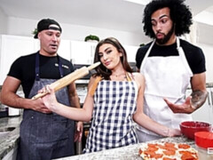 茶髪の, 浮気者, バック, 指いじり, 異人種間, キッチン, 剃毛, タトゥー