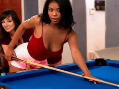 69, お尻, 黒人, 茶髪の, 指いじり, キス, レズビアン, 淫乱熟女