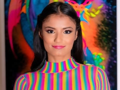 Brunette brune, Domination, Fétiche, Doigter, Branlette thaïlandaise, Hard, Jarretelles, Adolescente