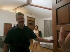 Tetas grandes, Morena, Penetracion con dedos, Sexo duro, Madres para coger