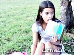 18 años, Amateur, Masturbación, Pequeña, Coño, Afeitado, Adolescente, Tetas