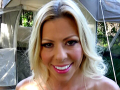 Leie, In den arsch, Arschlecken, Braunhaarige, Fingern, Pov, Muschi, Hintern versohlen