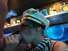 衣服着たままセックス, ハードコア, レズビアン, なめる, オナニー, パーティ, ポルノスター, フェラする