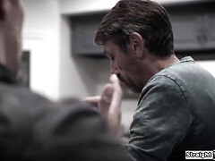 Pijpbeurt, Lul, Dubbele penetratie, Handbeurt, Ruw, Tiener, Trio, Tieten likken