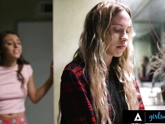 Колледж, Сидя на лице, Пальцем, Хд, Лесбиянка, Киски, Резина, Молоденькие