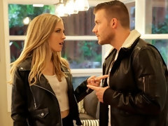 Blonde, En levrette, Branlette thaïlandaise, Hard, Embrassement, Tatouage, Adolescente, Nénés