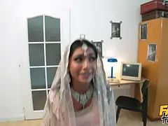 アジア人, デカチン, デカパイ, 茶髪の, 面白, インド人, 叫ぶ, 三人