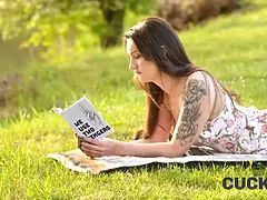 Gros seins, Tromperie, Cocu, Hd, Époux mari, Seins naturels, Jarretelles, Épouse