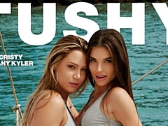 Anal, Grosse bite, Sucer une bite, Le plan cul à quatre, Seins naturels, De plein air, Adolescente, Nénés