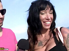 Grosse titten, Spermaladung, Kehlenfick, Aufs gesicht abspritzen, Hd, Milf, Im freien, Flotter dreier