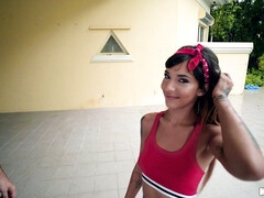 Amateur, Brunette brune, De plein air, Piscine, Jupe, Softcore, Uniforme