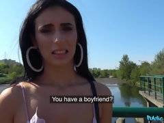 Enthousiasteling, Zwart, Pijpbeurt, Hondjeshouding, Buiten, Kut duiken, Tatoeage, Tieten likken