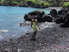 Noire, Sucer une bite, Noir ébène, Petite amie, Public, Chatte, Gicler, Voyeur