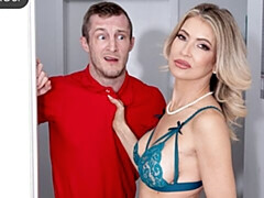 Grosser arsch, Grosser schwanz, Grosse titten, Blondine, Blasen, Hundestellung, Milf, Kurzes haar