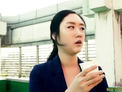 アジア人, デカ尻, ブロンド, フェラチオ, 中出し, オナニー, 公共, ロシア人