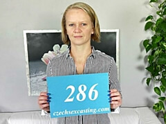 Leie, Grosser schwanz, Blasen, Tschechisch, Hundestellung, Handjob, Natürlichen titten, Kurzes haar